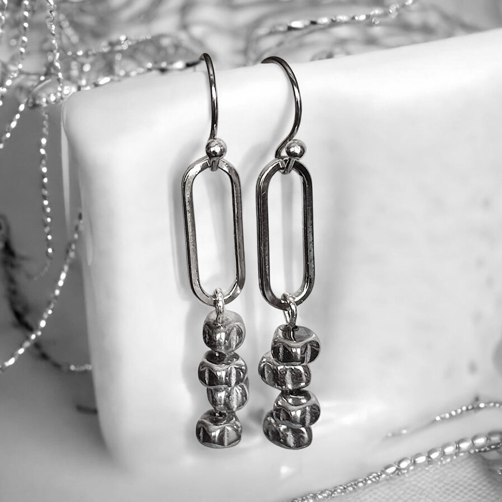 5 For $25💫Silver Paper Clip Hematite Dangles